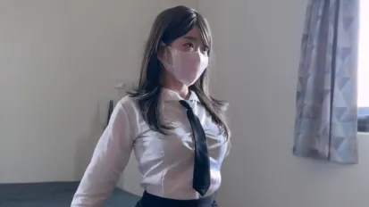 小偷被女主人逮個正著淫蕩女主人竟威脅他不舔我就報警囉 艾莉