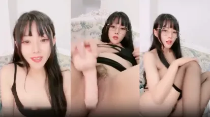 眼鏡癡女黑絲誘惑：肥臀大奶近拍互動，淫聲蕩語撩騷高潮，道具爆操騷逼極致體驗